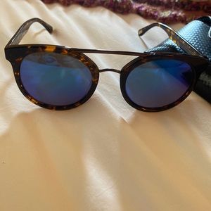 Diff sunglasses with case